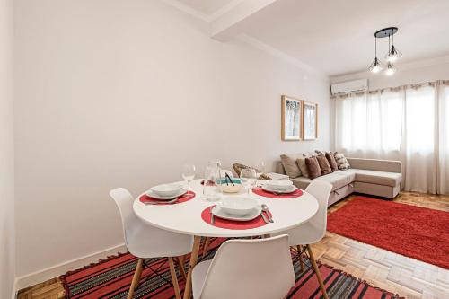 Torrinha 83 Apartments by LovelyStay