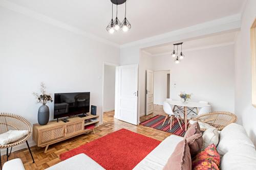 Torrinha 83 Apartments by LovelyStay
