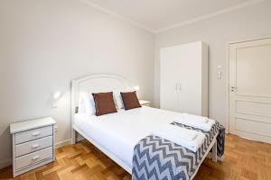 Torrinha 83 Apartments by LovelyStay