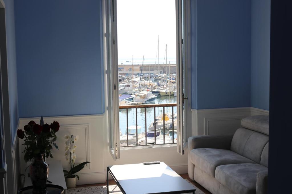 Appartements Tres Bel Appartement Vieux Port De Bastia Batiment E2 Rue Laurent Casanova 20200 Bastia