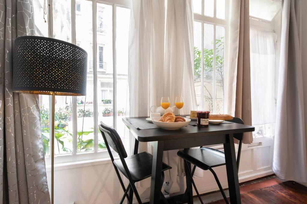 Appartements Two Beautiful Studios - Bastille- 4 pers 23 Rue de la Roquette 75011 Paris