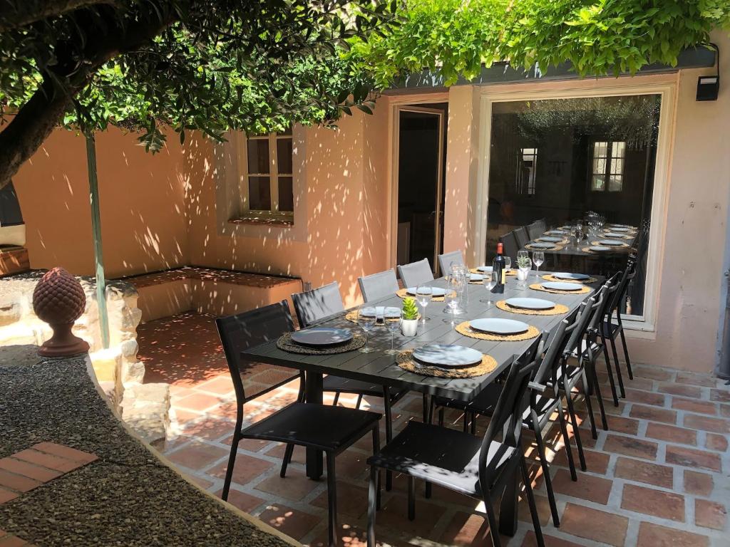 Un T3 T2 Studio A 2 PETITS PAS 65200 Bagnères-de-Bigorre