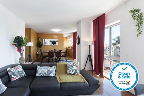 Upscale Flats w Garage & Terrace by Host Wise