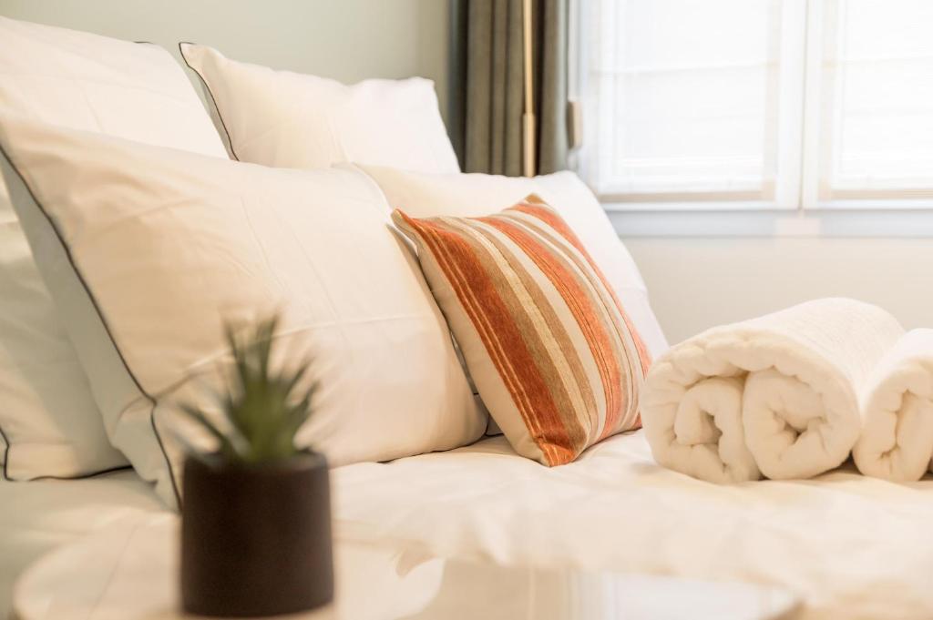 Upscale Flats w Garage & Terrace by Host Wise 4050-610 Porto