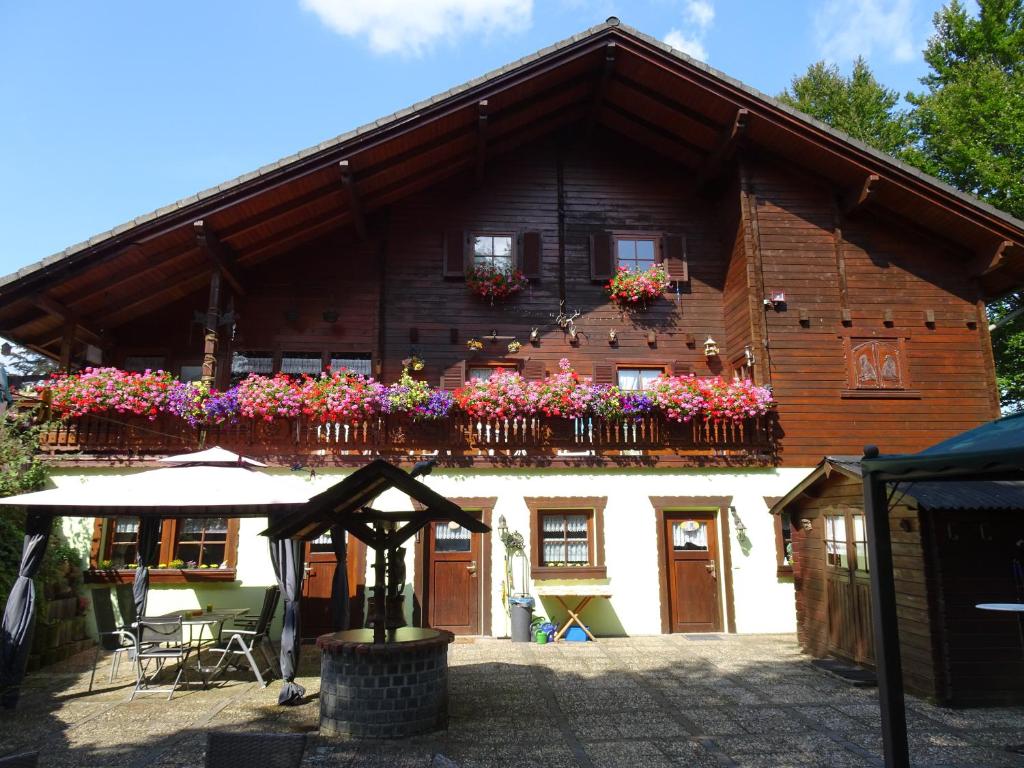 Uschi's Familienparadies Markstockstr 48, 52156 Montjoie