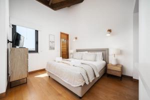 Vale do Lobo Apartment with Private Rooftop Terrace and Jacuzzi