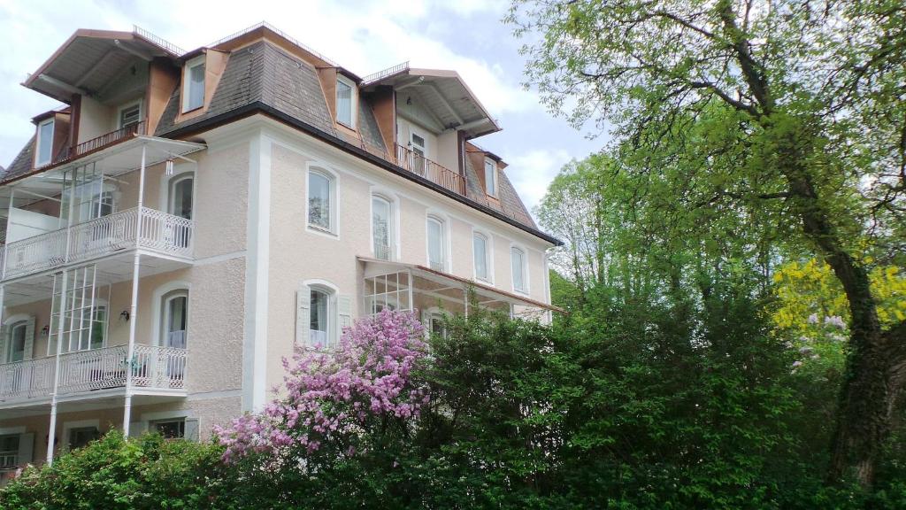 Appartements Villa Bariole Frühlingstraße 6 83435 Bad Reichenhall