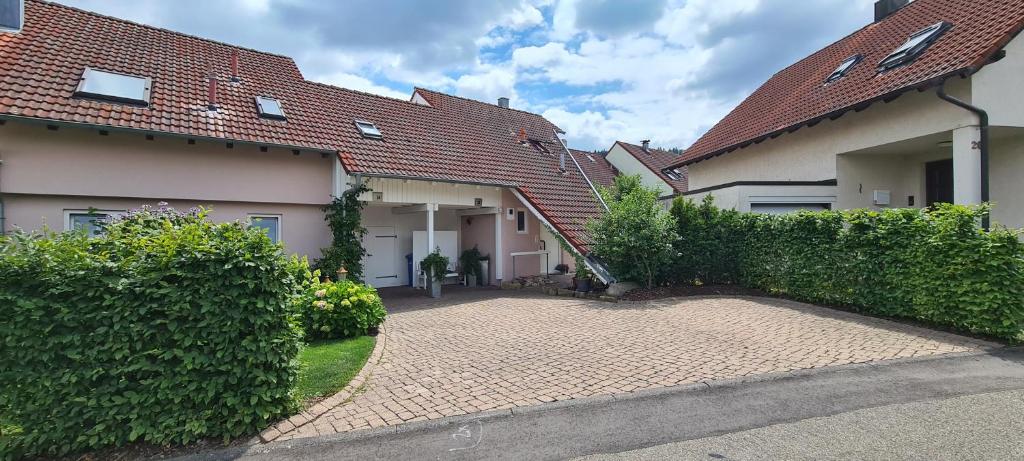 Villa Clee Ferienwohnungen Rotes Knie 22, 74389 Cleebronn
