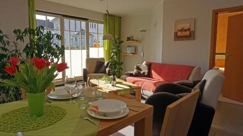 Villa _Duenen vis a_ vis_ _ strand