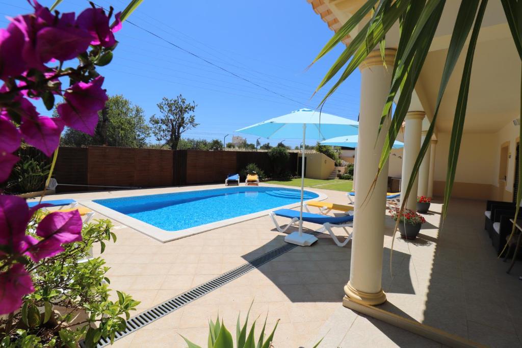 Appartements VILLA EBER - independent 1 & 2 bedroom apartments, pool, air con, fast Wi-Fi, near old town of Albufeira and beaches 8 Caminho Alpouvar VILLA EBER,  Mouraria 8200-370 Albufeira