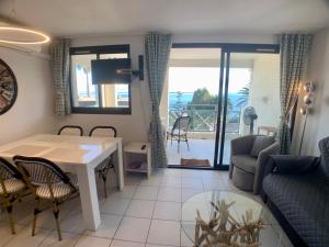 Appartements Villa Francia 33 Avenue Amiral Wester Wemyss 06150 Cannes Provence-Alpes-Côte d\'Azur