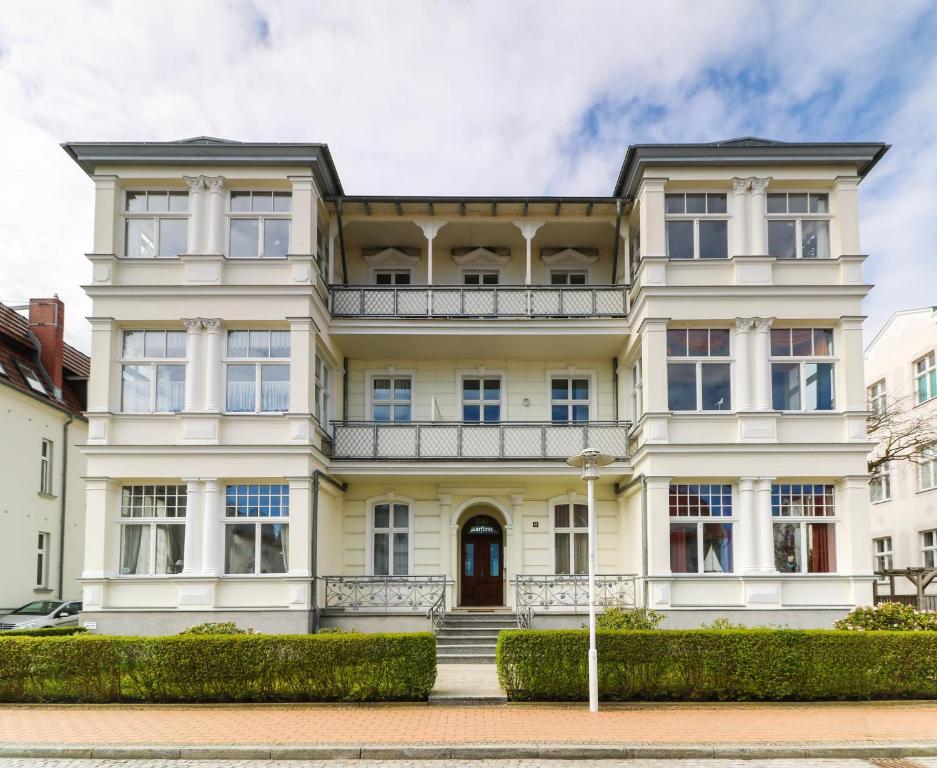 Appartements Villa Kurfürst Bergstraße 17 17429 Bansin