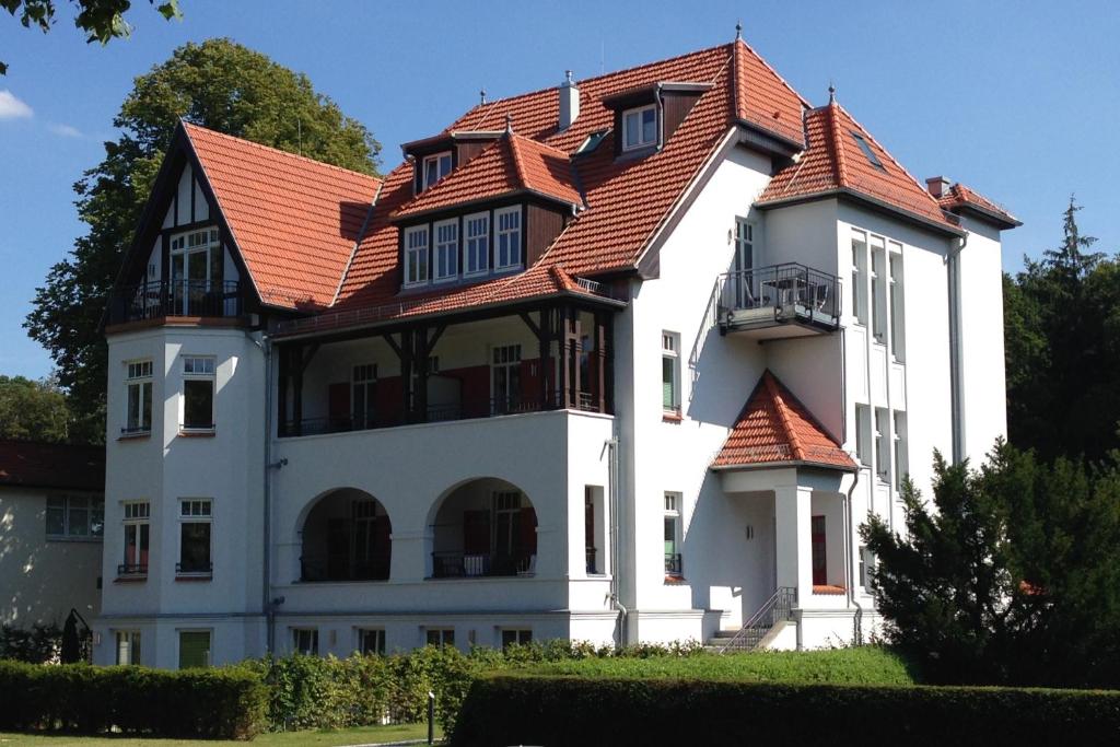 Appartements Villa Löwenstein Ostseeallee 27 18225 Kühlungsborn