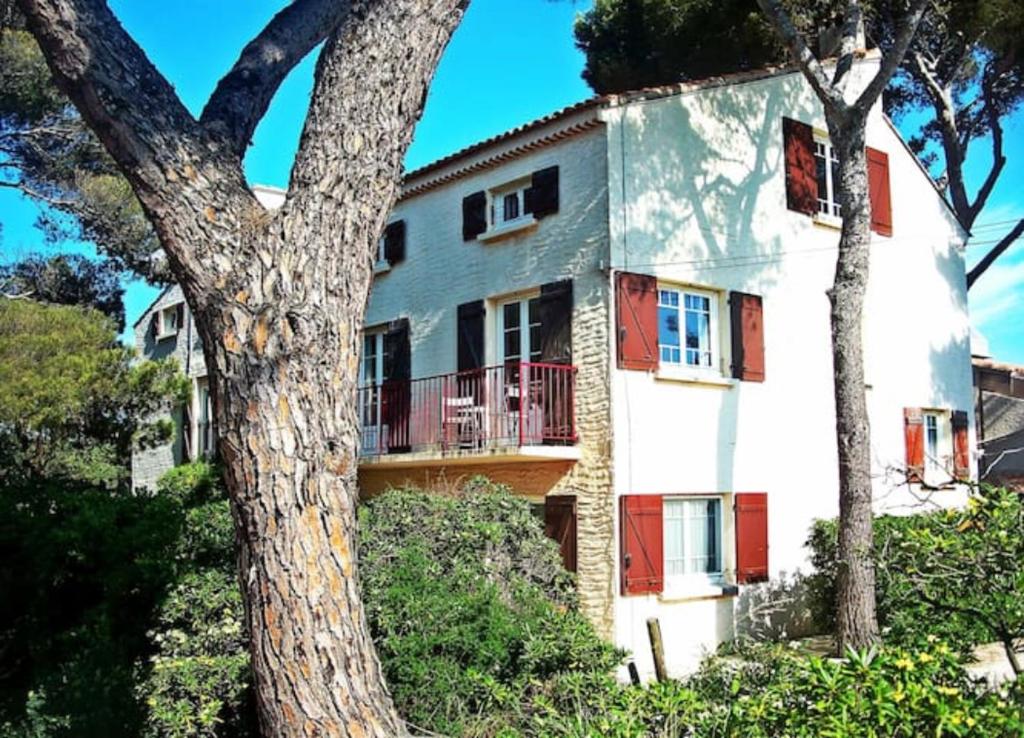 Appartements Villa Nausicaa Avenue de la Méditerranée 83400 Hyères