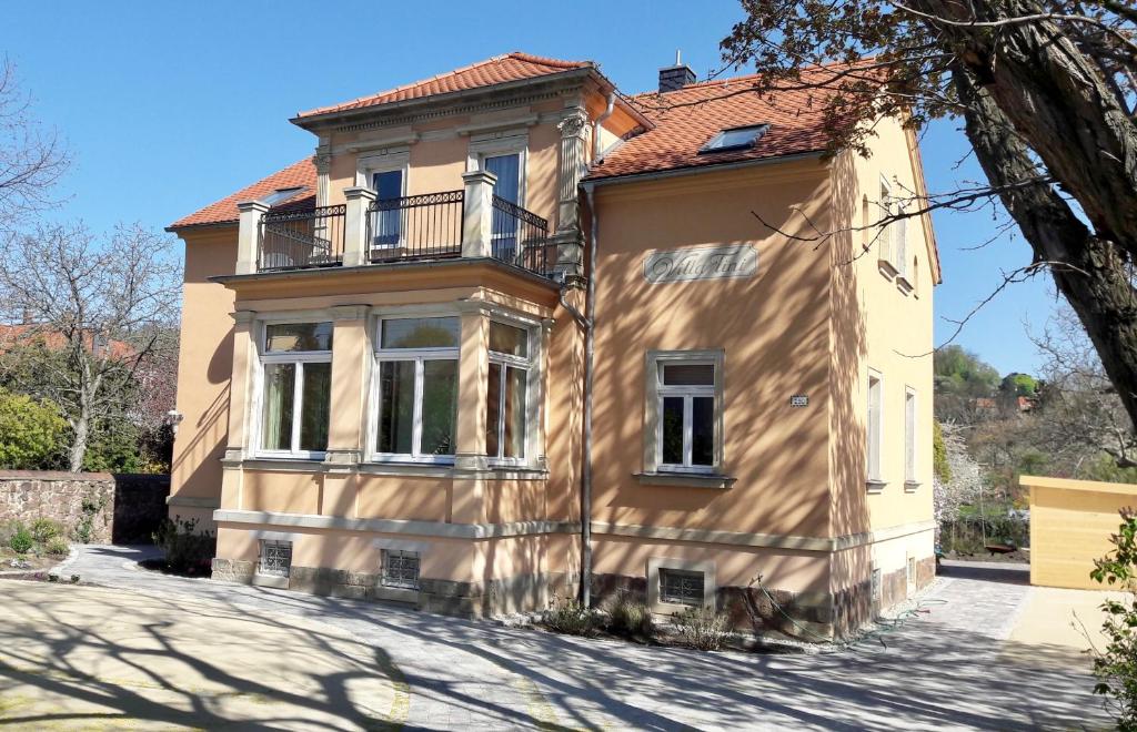 Appartements Villa Tini Meißner Str. 290 01445 Radebeul