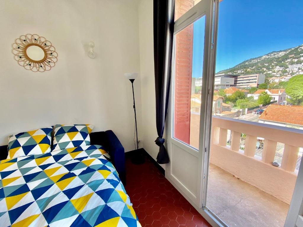 Appartements Vue Faron - Appart cosy - Proche Téléphérique/Gare 15 Rue Capitaine Colonna 83000 Toulon