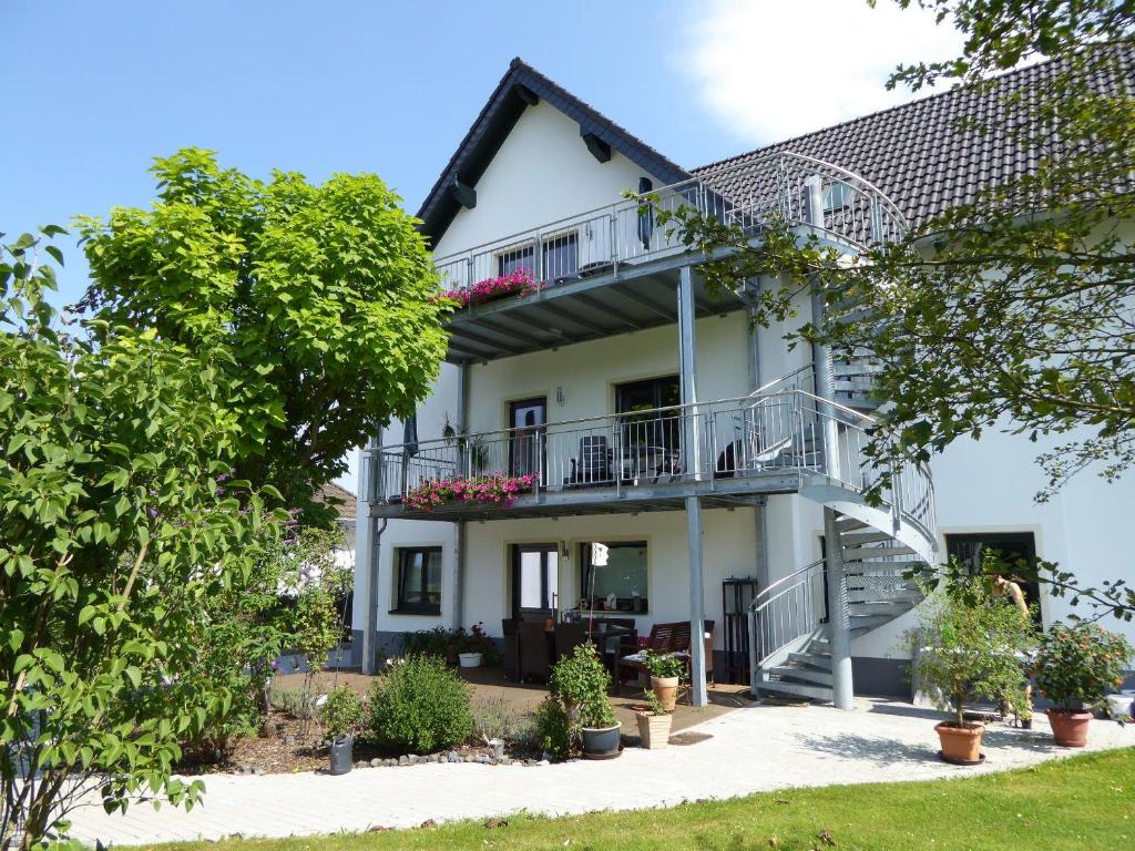 Appartements Werners Ferienwohnung Wiesenweg 1 53520 Insul