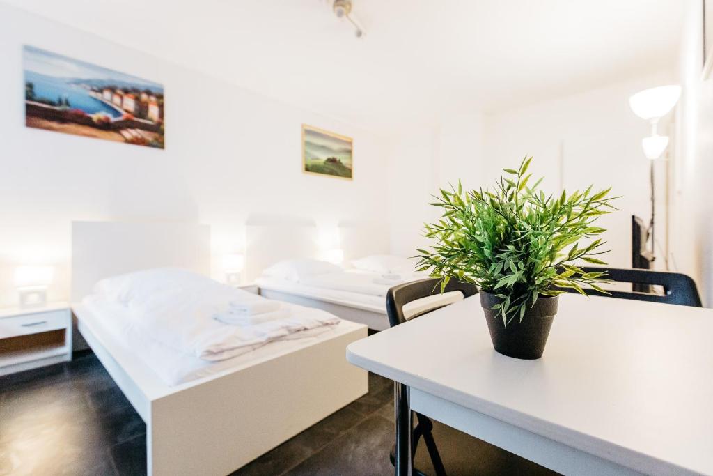 Appartements Work & Stay apartments Solingen Klemens-Horn-Straße 8 42655 Solingen