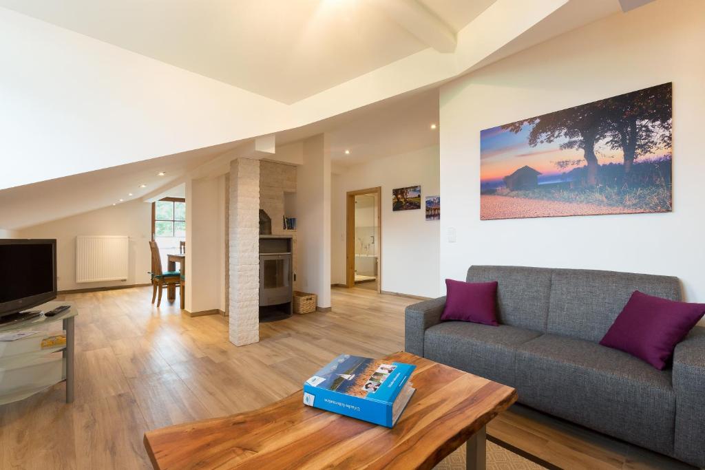 Appartements Zaißlhäusl Hof Ferienwohnungen Feldwieser Straße 26 83236 Übersee