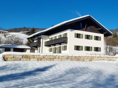 Zollhaus 65