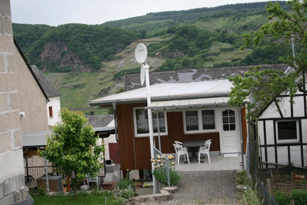 Appartements Zwei Ferienwohnungen \ Mettlacher-Hof-Strasse 27 56843 Burg an der Mosel
