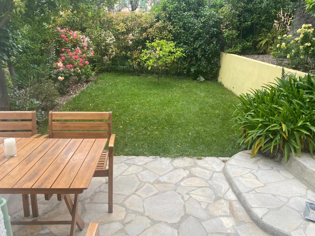 Appartement Appt avec jardin et clim proche Arènes de Cimiez 41 Avenue Colombo, 06000 Nice