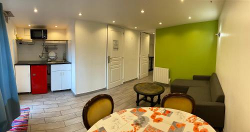 Appartement Appt F2 bis entière avec parking à Jardin des Plantes, Rouen 3 ter 3 Rue Edouard Delamare Deboutteville Rouen