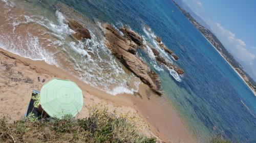 Appt vue mer Baie Ajaccio PietroBeach à 25m d'une crique magnifique Pietrosella france