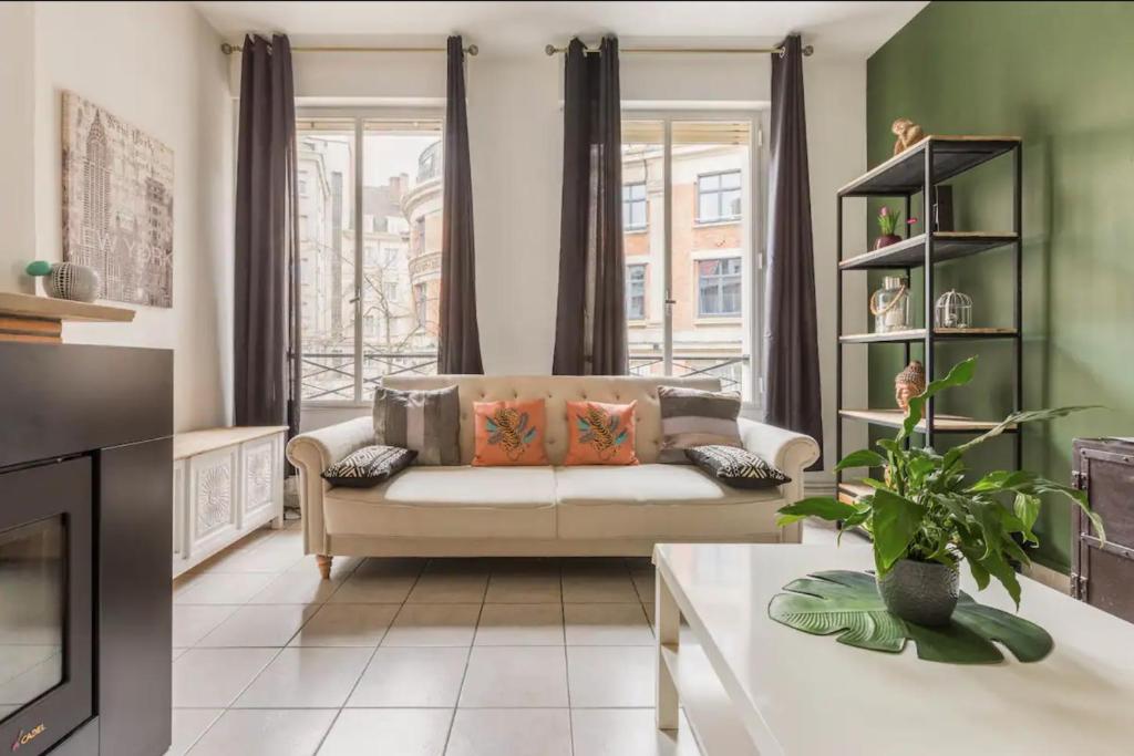 Appartement Apt Elégance, 60m2, Centre, Netflix Apt 1, 1er étage 12 Place des Îlots, 59300 Valenciennes