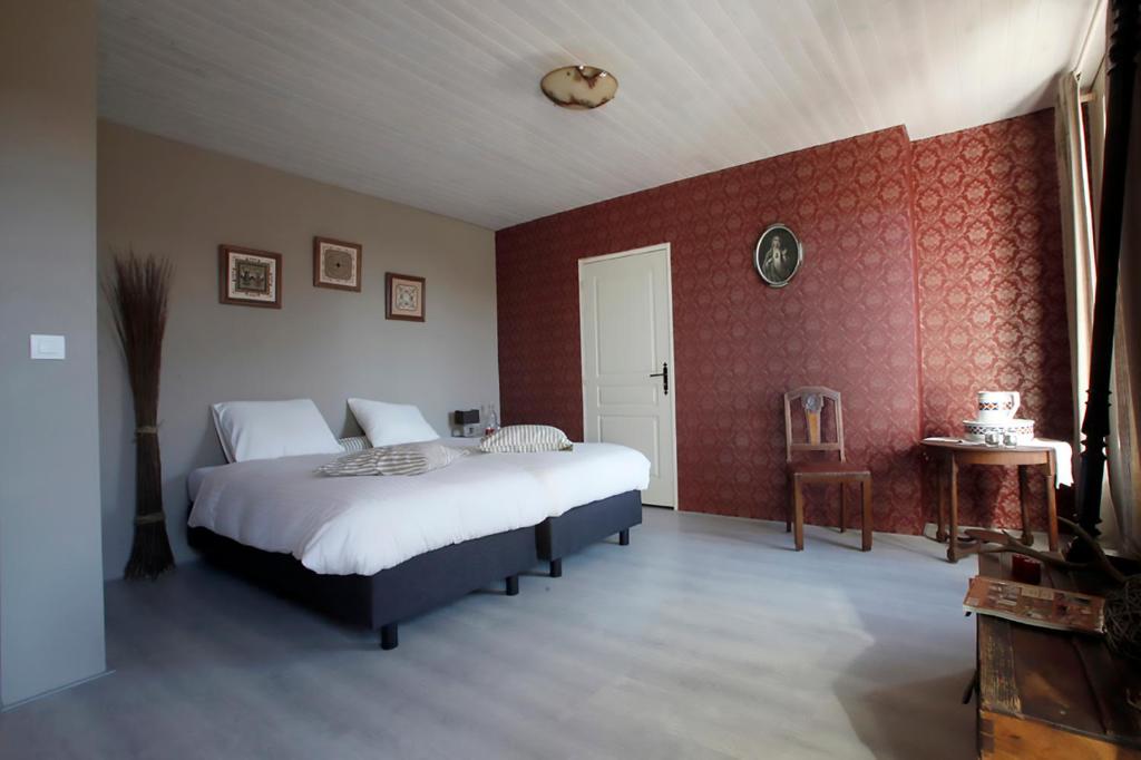 B&B / Chambre d'hôtes Arara 44 Rue Raymond Poincaré, 55270 Montfaucon-dʼArgonne