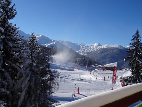 ARC 1800 Appartement 4 pièces Lauzières skis aux pieds Arc 1800 france