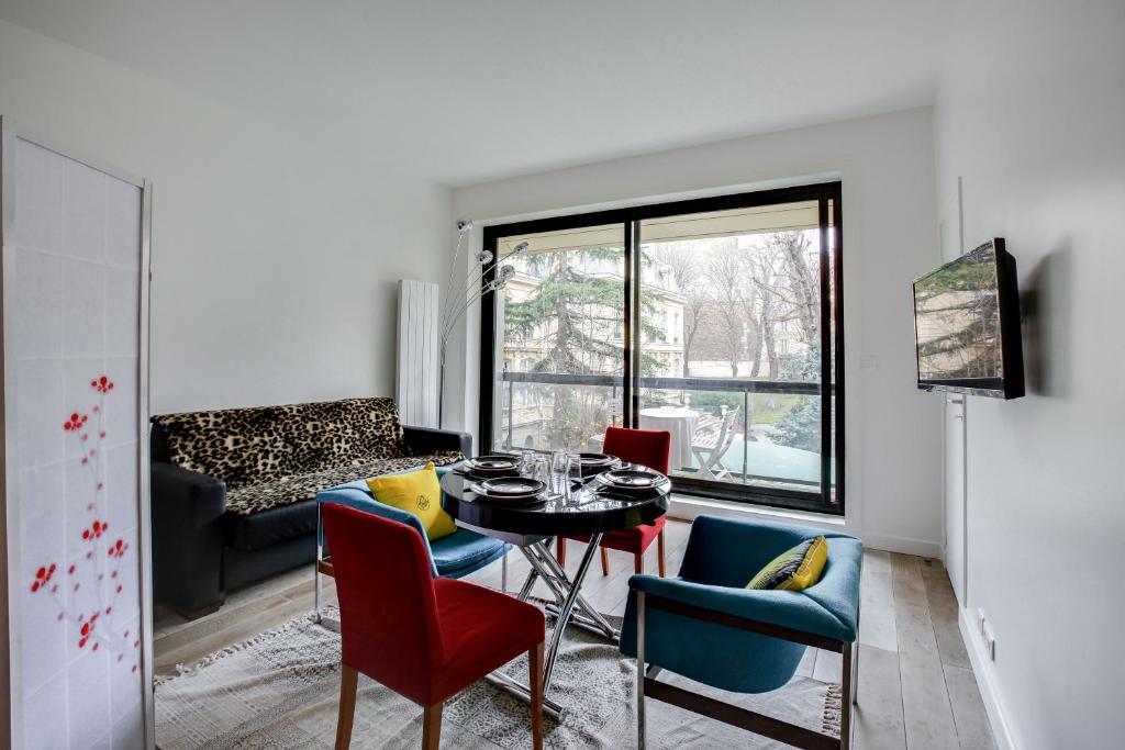 Appartements ARC DE TRIOMPHE - PARC MONCEAU HOME IN PARIS 33 Rue de Chazelles, 75017 Paris