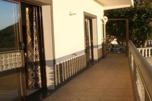 Arcos Grands Suites with enormous and private pool. Arco da Calheta portugal