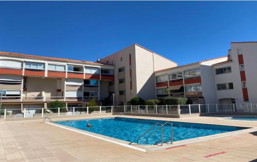 Appartement ARGELES PLAGE STUDIO PISCINE PARK. PRIVATIF DANS RES. SECURISEE Les Golfes Clairs Avenue du Grau Argelès-sur-Mer