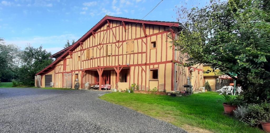 Maison d'hôtes Arie - Chez Joelle et Michel Lieu dit Arie, 32190 Dému