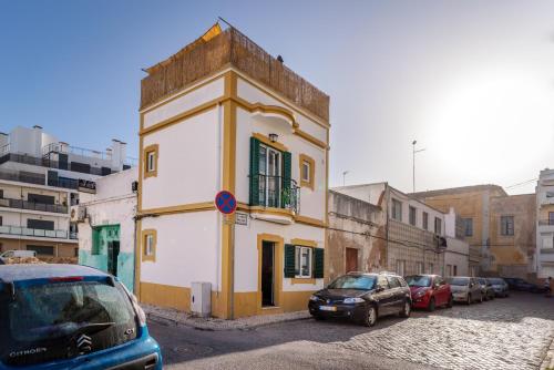 Arty vintage townhouse near the Ria Formosa, Olhao Olhão portugal