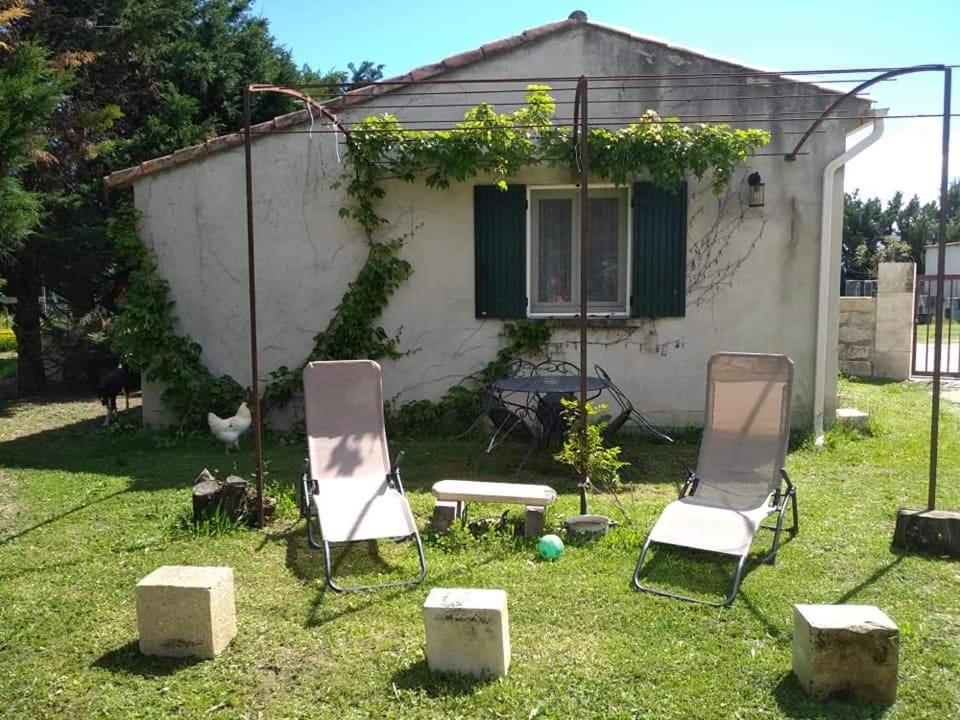 Maison de vacances Atelier Benjaminte Mas du Joncas Route du mas de Berard, 13910 Maillane