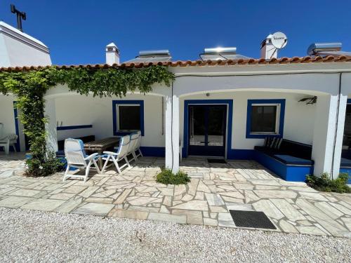 Attached quaint Farmhouse in Montemor o Novo with Swimming Pool Montemor-o-Novo portugal