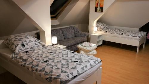 Attic Oelsnitz am Hegebach mit Netflix und Parkplatz Self Check-in Oelsnitz allemagne