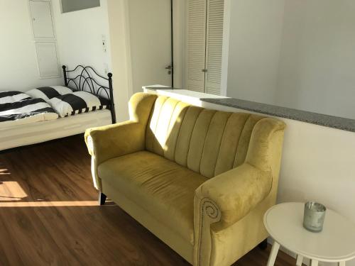 Appartement Attika Ferienwohnung in Freiburg -Gundelfingen mit großer Dachterrasse Wolfsgrubenweg 24 Gundelfingen