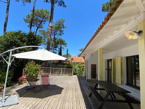 Maison de vacances Attractive house in ideal bay location - a dream with children 91 Avenue de la Pointe aux Chevaux Lège-Cap-Ferret