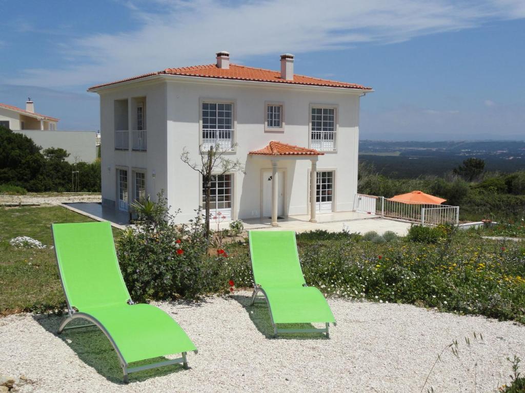 Villa Attractive villa in Caldas da Rainha with a terrace and bbq , 2500-717 Caldas da Rainha