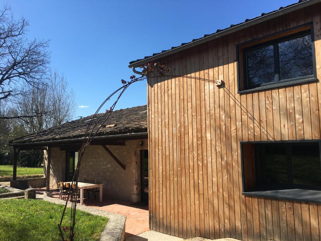 Maison de vacances Au bercail de Bizebarre - Maison bois & pierre dans un hameau - Spa Bizebarre, 47210 Saint-Vivien