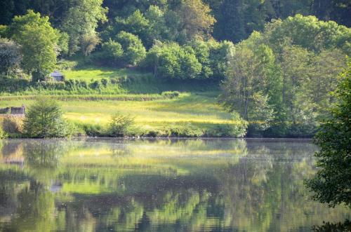 AU BORD DE L'EAU Studio 2 Chambon-sur-Voueize france