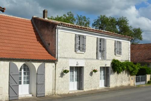 B&B / Chambre d'hôtes Au Cœur de Ménestérol 3 Rue du Commandant Cousteau Montpon-Ménestérol