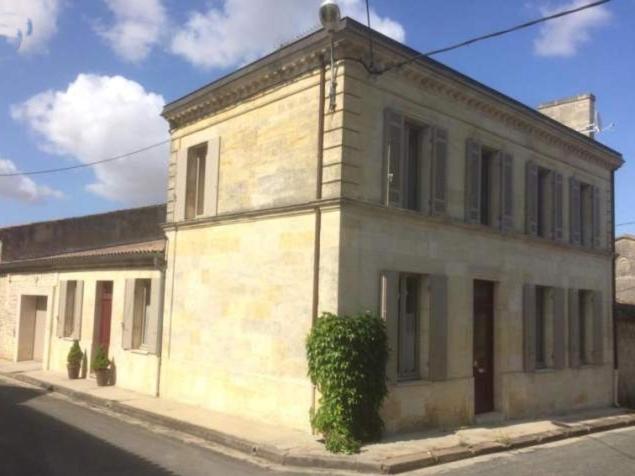 B&B / Chambre d'hôtes Au cœur des vignobles 9 RUE MAURICE GORRY, 33180 Saint-Estèphe