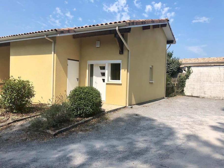 Maison de vacances Au calme, maison T3 neuf avec Jardin à Cassy 2 Allée du Apchot, 33138 Lanton