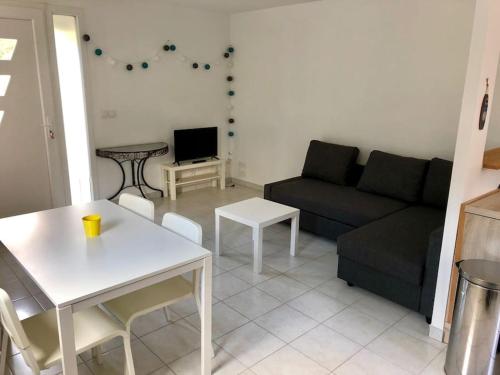 Maison de vacances Au calme, maison T3 neuf avec Jardin à Cassy 2 Allée du Apchot Lanton