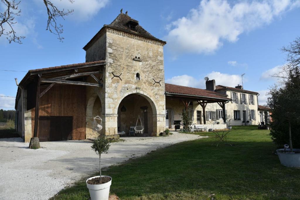 Maison d'hôtes Au Clair de Vianne 2 route de Xaintrailles lieu dit Lamothe, 47230 Vianne