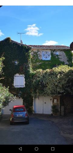 B&B / Chambre d'hôtes Au Clos des Anges 8 Place de l'Église Saint-Jean-de-Maruéjols-et-Avéjan